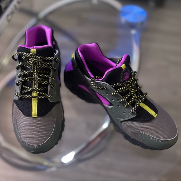 NIKE Huarache Run - Picture 9 of 16